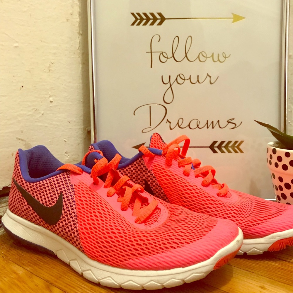 Nike Flex Experience RN6 Size 7.5 Hot Pink/Purple